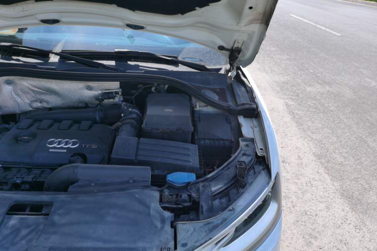 Used Audi Q3 2013 35 TFSI quattro Technology Edition Engine Bay Left
