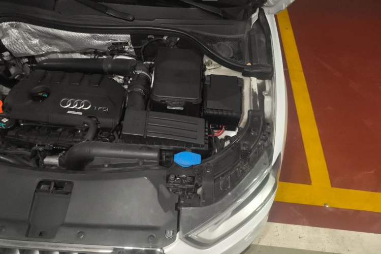 Used Audi Q3 2013 35 TFSI quattro Comfort Model Engine Bay Left