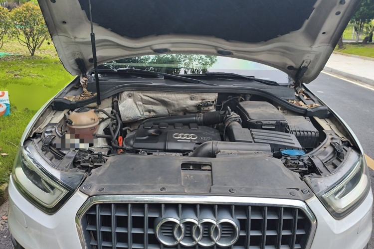 Used Audi Q3 2013 35 TFSI Comfort Model Engine Bay
