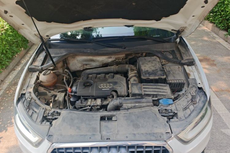 Used Audi Q3 2013 35 TFSI quattro Technology Edition Engine Bay