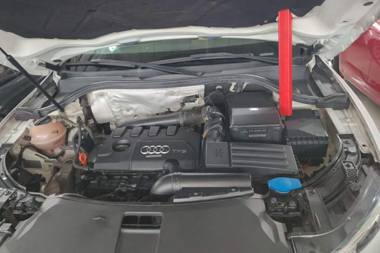 Used Audi Q3 2013 35 TFSI quattro Technology Edition Engine Bay