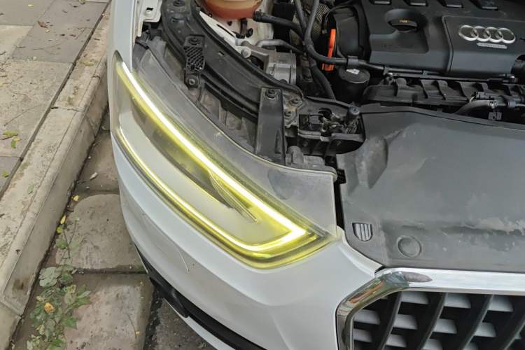 Used Audi Q3 2013 40 TFSI quattro Luxury Model Engine Bay Right