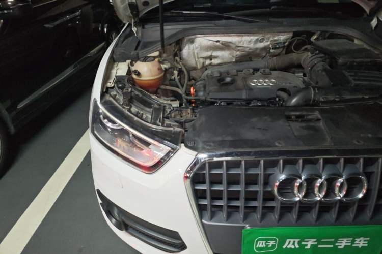 Used Audi Q3 2013 35 TFSI Comfort Model Engine Bay Right