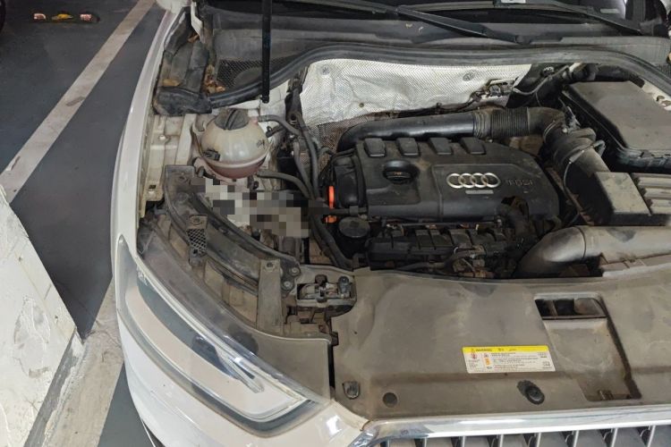Used Audi Q3 2013 35 TFSI Comfort Model Engine Bay Right