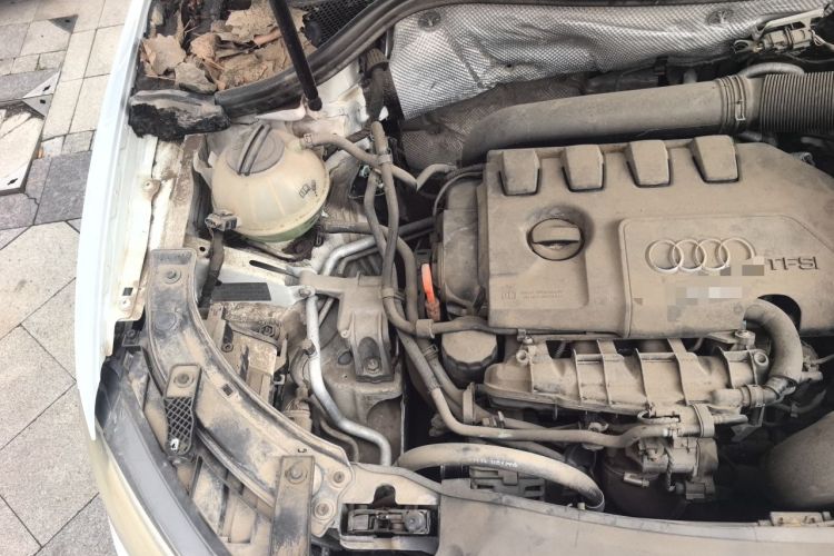 Used Audi Q3 2013 35 TFSI quattro Comfort Model Engine Bay Right
