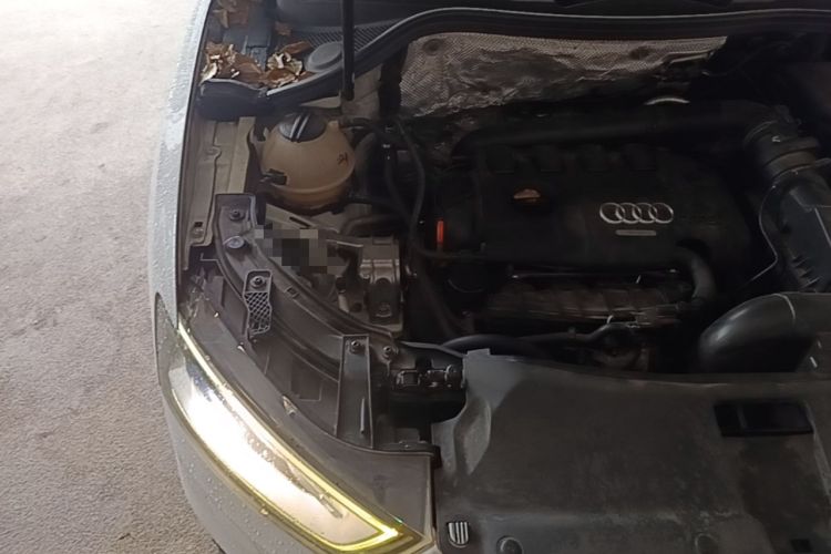 Used Audi Q3 2013 35 TFSI quattro Technology Edition Engine Bay Right
