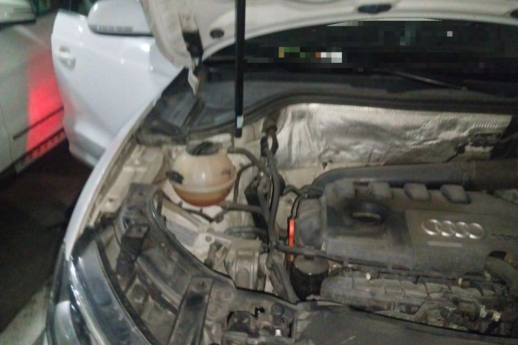 Used Audi Q3 2013 35 TFSI quattro Technology Edition Engine Bay Right