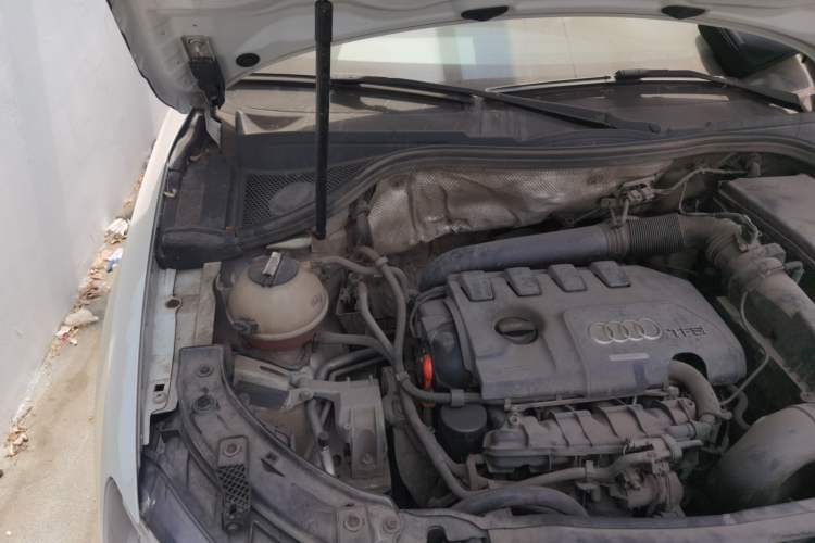 Used Audi Q3 2013 35 TFSI quattro Comfort Model Engine Bay Right
