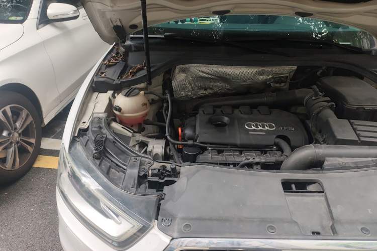 Used Audi Q3 2013 35 TFSI quattro Technology Edition Engine Bay Right