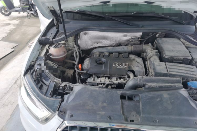 Used Audi Q3 2013 35 TFSI Comfort Model Engine Bay Right