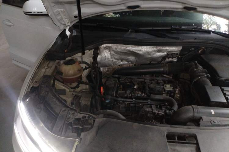 Used Audi Q3 2013 35 TFSI quattro Comfort Model Engine Bay Right