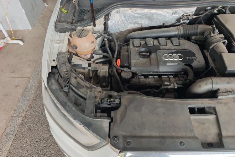 Used Audi Q3 2013 35 TFSI Comfort Model Engine Bay Right