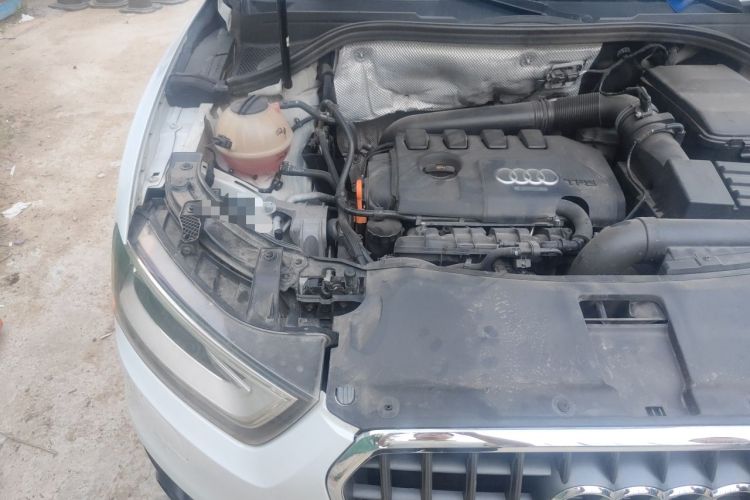 Used Audi Q3 2013 35 TFSI Comfort Model Engine Bay Right