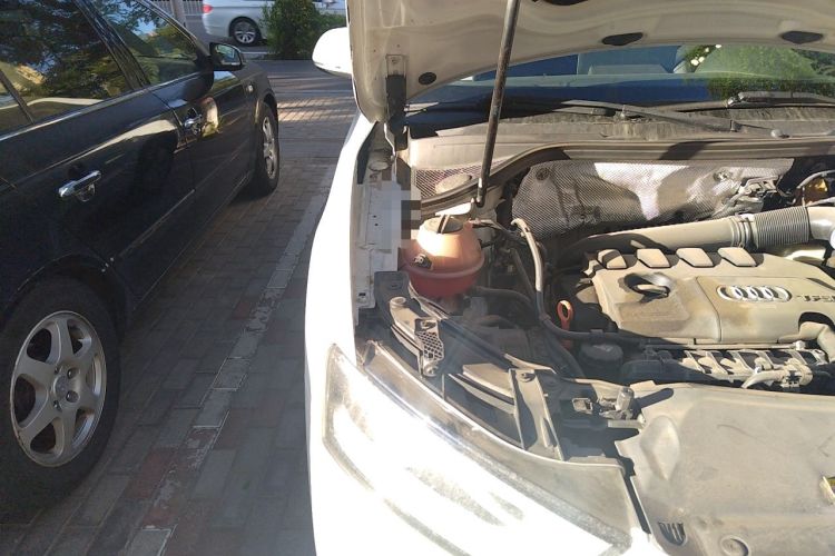 Used Audi Q3 2013 35 TFSI quattro Technology Edition Engine Bay Right