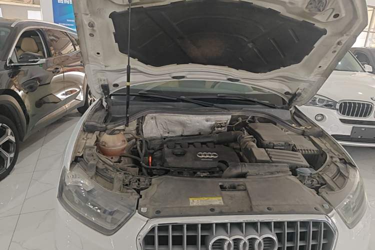 Used Audi Q3 2013 35 TFSI Ambition Edition Engine Bay Right