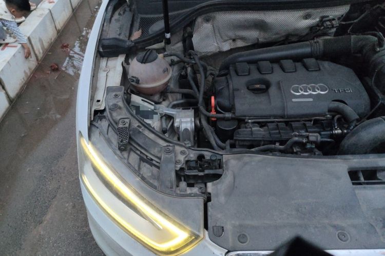 Used Audi Q3 2013 35 TFSI quattro Comfort Model Engine Bay Right