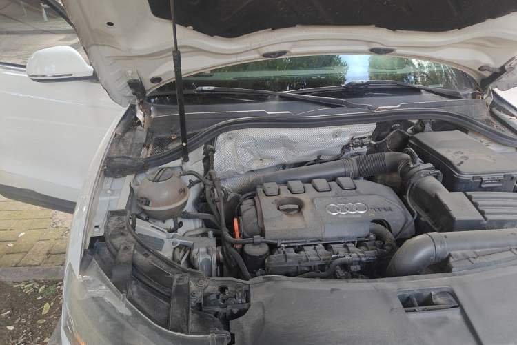 Used Audi Q3 2013 35 TFSI Ambition Edition Engine Bay Right