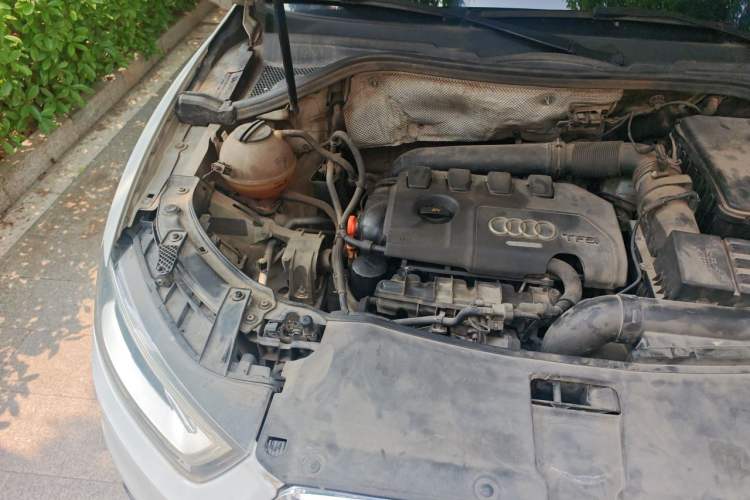 Used Audi Q3 2013 35 TFSI quattro Technology Edition Engine Bay Right
