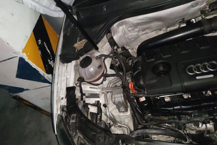 Used Audi Q3 2013 40 TFSI quattro Luxury Model Engine Bay Right