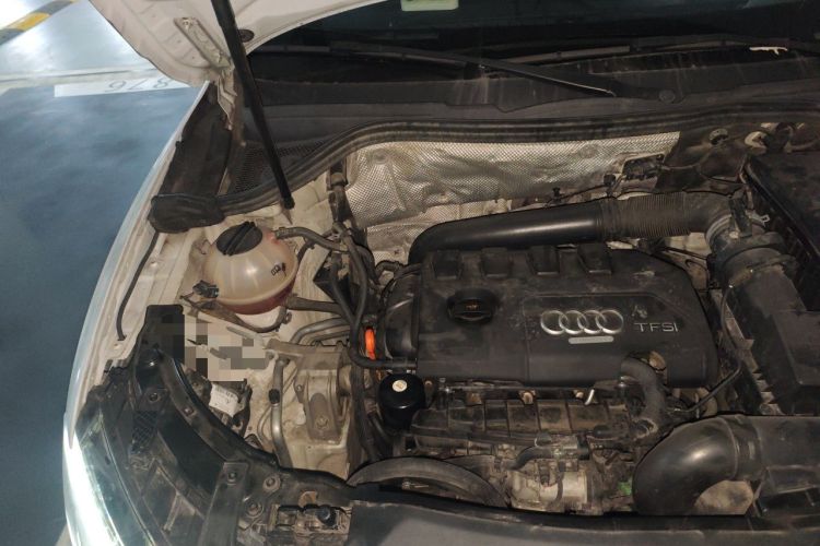 Used Audi Q3 2013 35 TFSI quattro Comfort Model Engine Bay Right