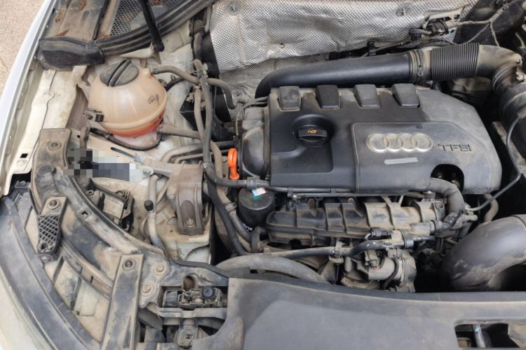Used Audi Q3 2013 35 TFSI Comfort Model Engine Bay Right