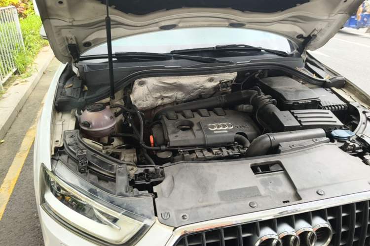 Used Audi Q3 2013 35 TFSI Ambition Edition Engine Bay Right