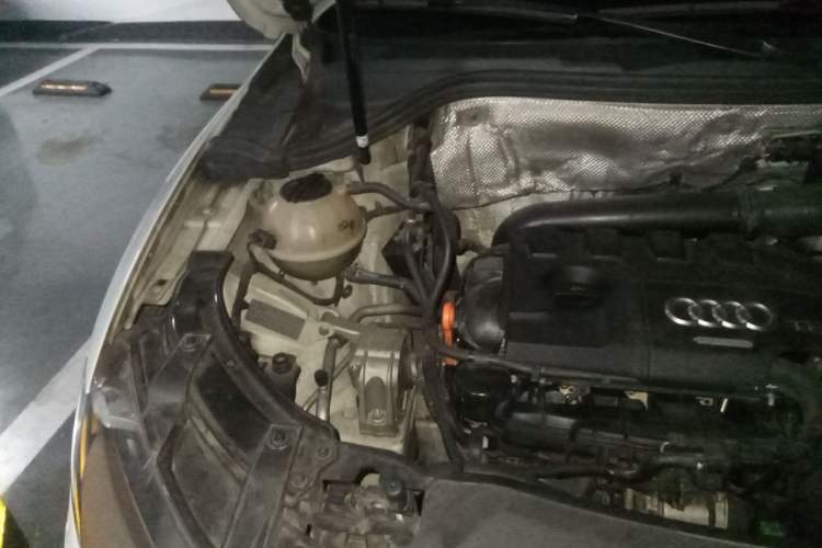Used Audi Q3 2013 35 TFSI Ambition Edition Engine Bay Right