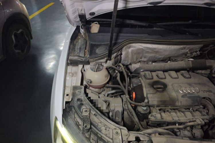 Used Audi Q3 2013 35 TFSI Comfort Model Engine Bay Right