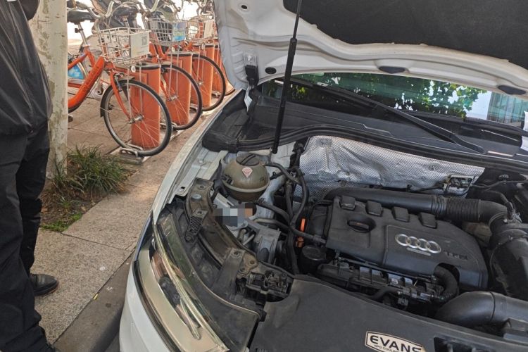 Used Audi Q3 2013 35 TFSI quattro Technology Edition Engine Bay Right
