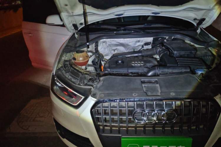Used Audi Q3 2013 35 TFSI quattro Luxury Model Engine Bay Right