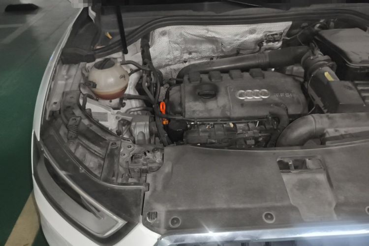 Used Audi Q3 2013 35 TFSI quattro Technology Edition Engine Bay Right