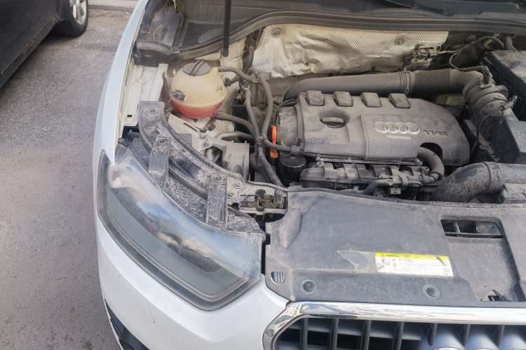 Used Audi Q3 2013 35 TFSI Ambition Edition Engine Bay Right