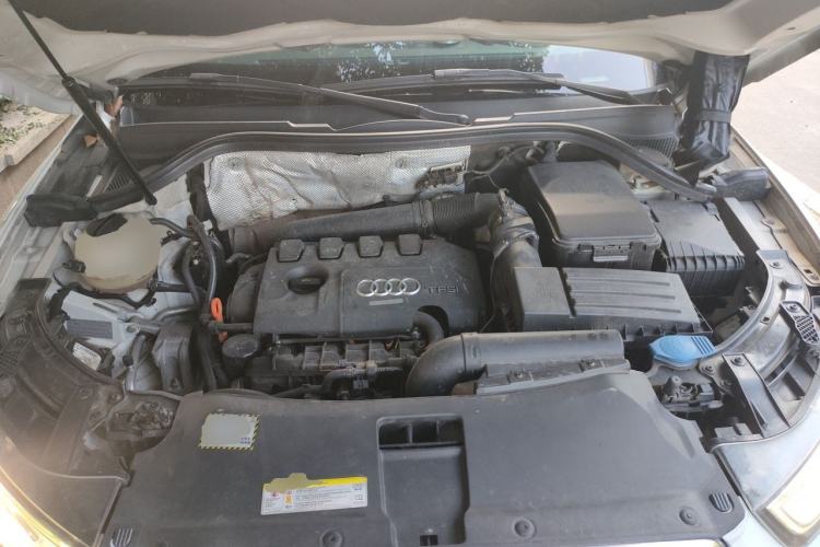 Used Audi Q3 2013 35 TFSI quattro Comfort Model Engine Bay