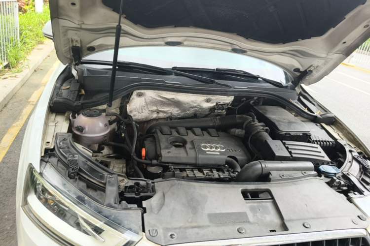 Used Audi Q3 2013 35 TFSI Ambition Edition Engine Bay