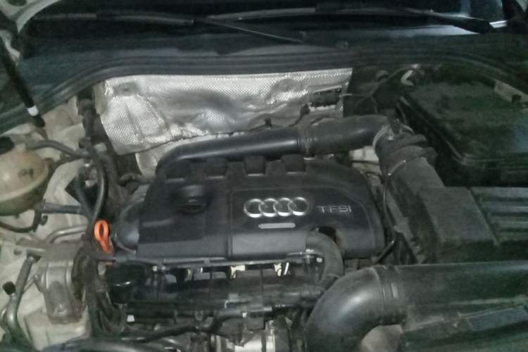 Used Audi Q3 2013 35 TFSI Ambition Edition Engine Bay