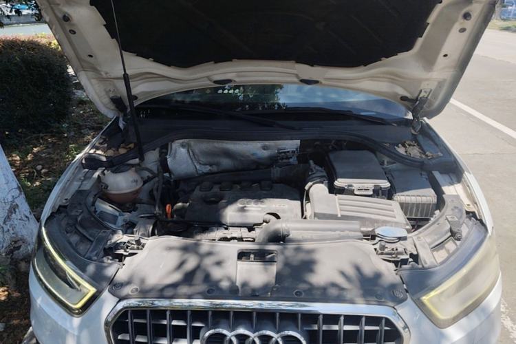 Used Audi Q3 2013 35 TFSI Comfort Model Engine Bay