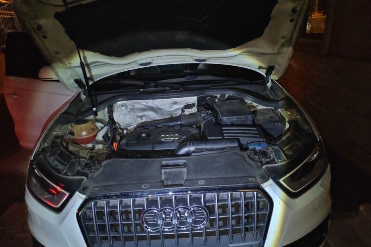 Used Audi Q3 2013 35 TFSI quattro Luxury Model Engine Bay