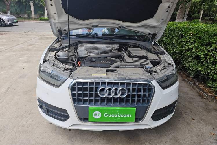 Used Audi Q3 2013 35 TFSI Ambition Edition Engine Bay