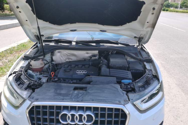 Used Audi Q3 2013 35 TFSI quattro Technology Edition Engine Bay
