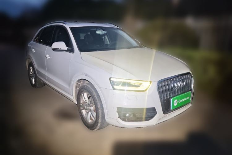 Used Audi Q3 2013 35 TFSI Comfort Model Front Right 45 Deg