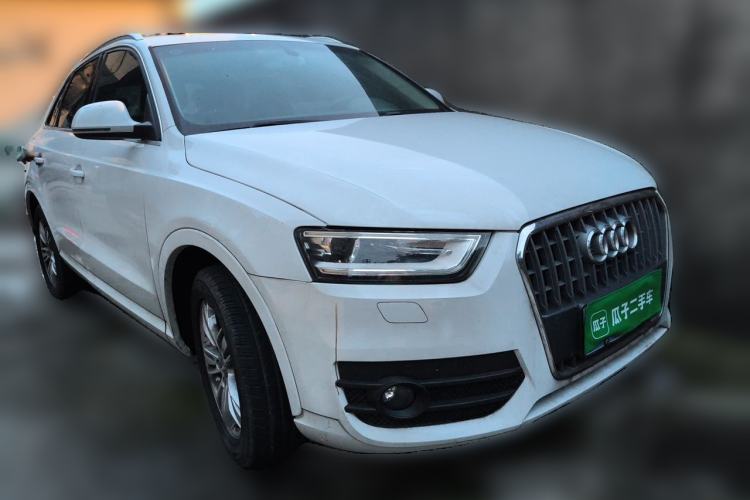 Used Audi Q3 2013 35 TFSI Comfort Model Front Right 45 Deg