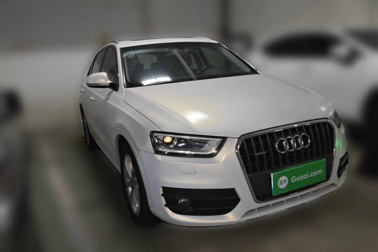 Used Audi Q3 2013 35 TFSI quattro Luxury Model Front Right 45 Deg