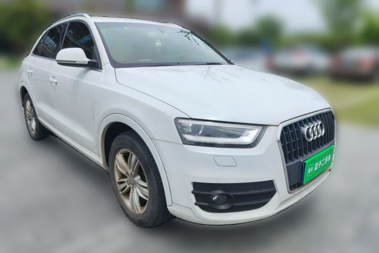 Used Audi Q3 2013 35 TFSI quattro Comfort Model Front Right 45 Deg