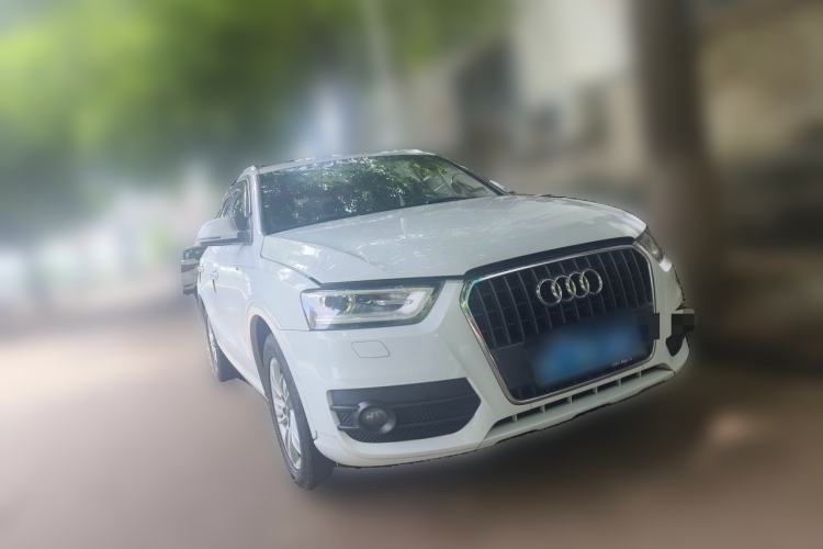Used Audi Q3 2013 35 TFSI Comfort Model Front Right 45 Deg
