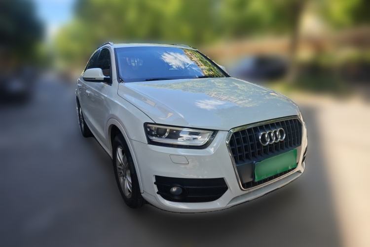 Used Audi Q3 2013 35 TFSI Comfort Model Front Right 45 Deg