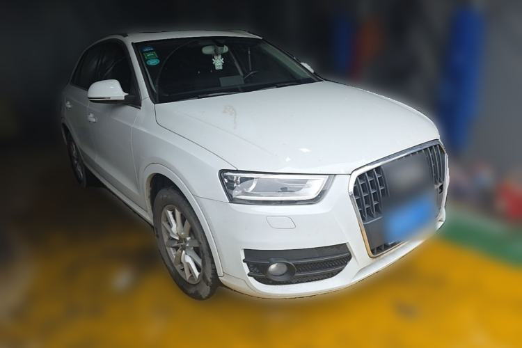 Used Audi Q3 2013 35 TFSI Ambition Edition Front Right 45 Deg