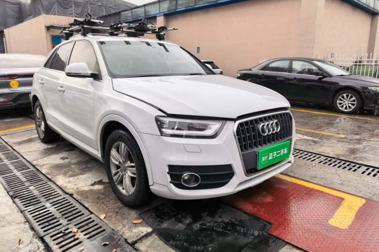 Used Audi Q3 2013 35 TFSI quattro Comfort Model Front Right 45 Deg