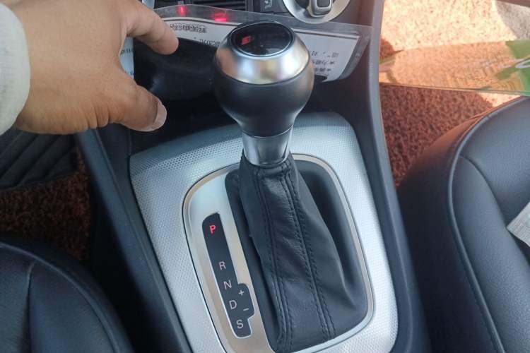 Used Audi Q3 2013 35 TFSI quattro Technology Edition Gear Lever