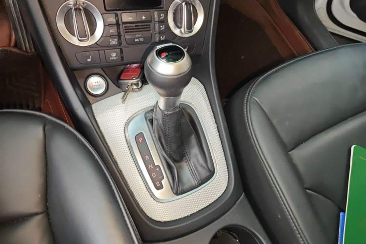 Used Audi Q3 2013 40 TFSI quattro Luxury Model Gear Lever