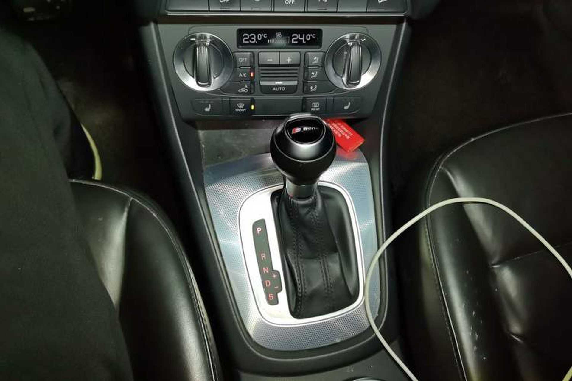Used Audi Q3 2013 35 TFSI quattro Luxury Model Gear Lever
